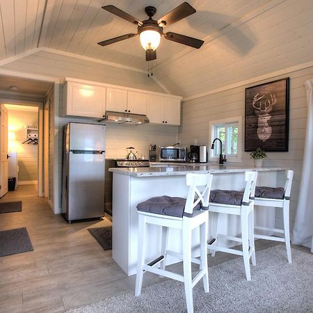 Somerset Lakeside Resort Bancroft Room photo