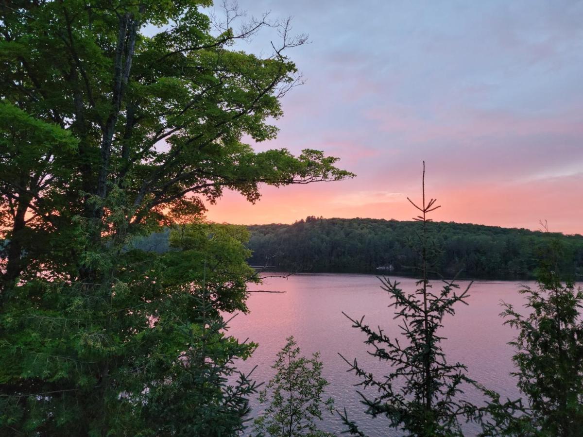 Somerset Lakeside Resort Bancroft Exterior photo